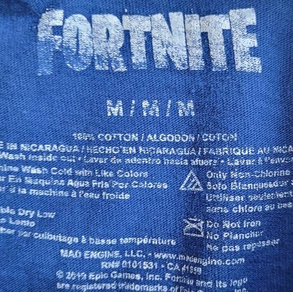 Fortnite men's M t-shirt - Picture 2 of 2